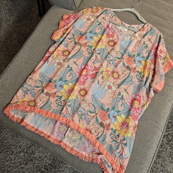 Umgee Pink Floral Print Sheer Coastal Oversized Top with Fringe Hem Size Medium - Picture 2 of 7